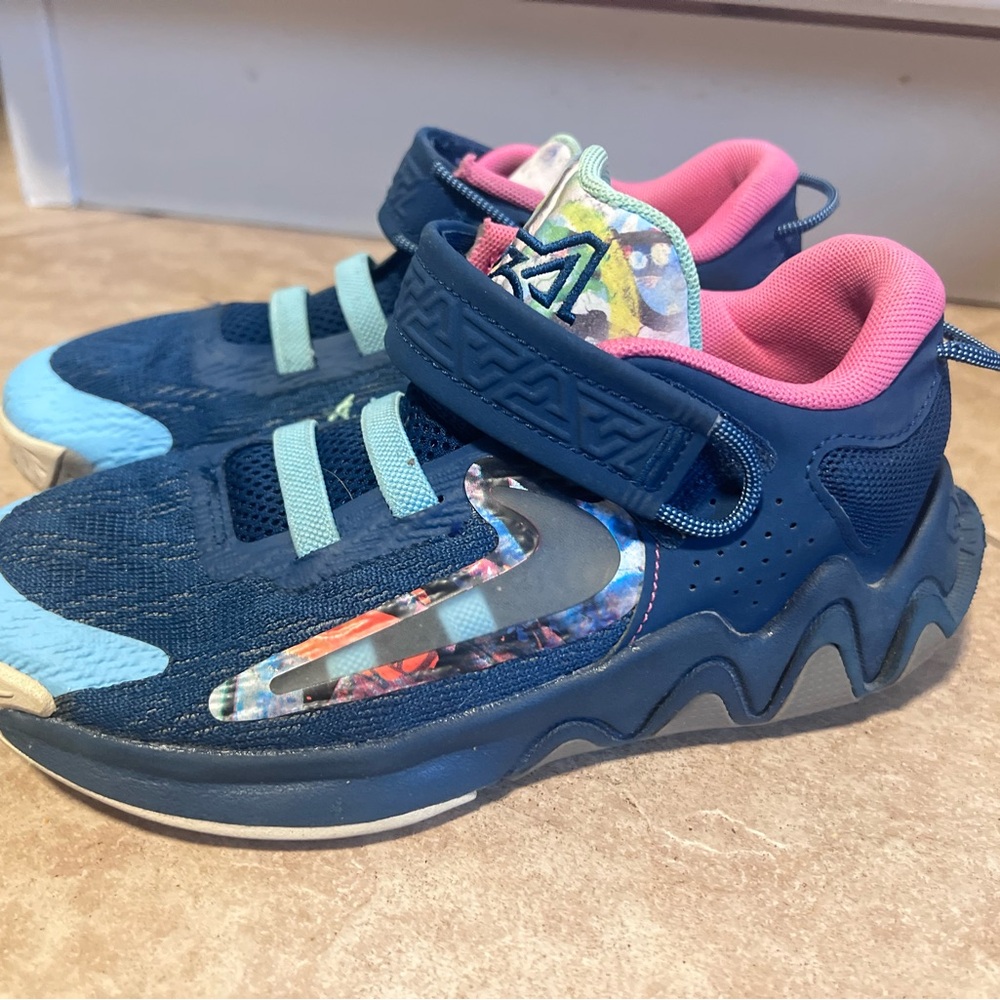 Nike Kids Navy and Pink Sneakers